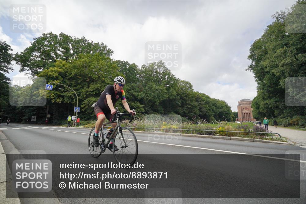 14.09.2025 - Stadtparktriathlon Michael Burmester http://msf.ph/oto/8893871 14.09.2025 11:58:46 Radfahren 1029, 1051, 1059, 1066, 1102, 1156, 1171 meine-sportfotos.de