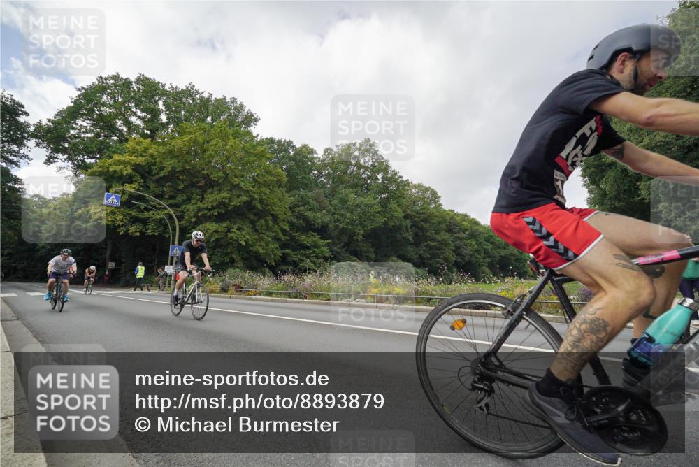 14.09.2025 - Stadtparktriathlon Michael Burmester http://msf.ph/oto/8893879 14.09.2025 11:58:59 Radfahren 1019, 1067, 1068, 1122, 1137, 1150, 1153, 1187 meine-sportfotos.de