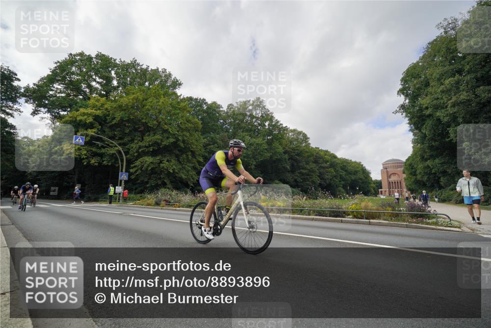 14.09.2025 - Stadtparktriathlon Michael Burmester http://msf.ph/oto/8893896 14.09.2025 11:59:45 Radfahren 936, 1054, 1057, 1107, 1178, 1202 meine-sportfotos.de