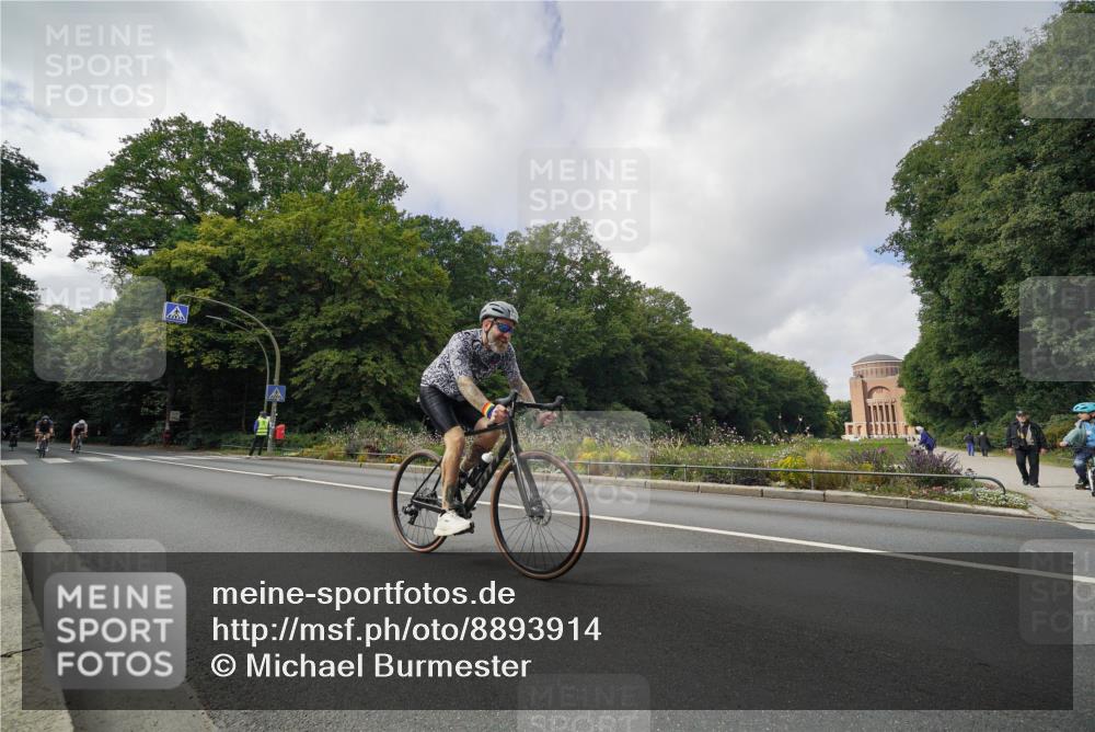 14.09.2025 - Stadtparktriathlon Michael Burmester http://msf.ph/oto/8893914 14.09.2025 12:00:34 Radfahren 1033, 1036, 1047, 1069, 1192 meine-sportfotos.de