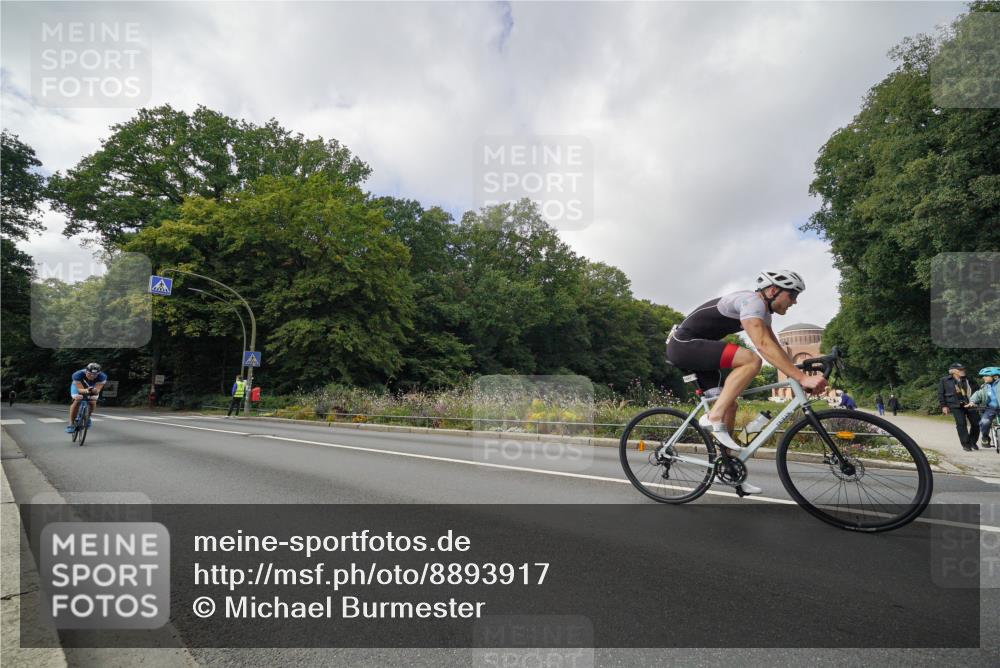 14.09.2025 - Stadtparktriathlon Michael Burmester http://msf.ph/oto/8893917 14.09.2025 12:00:37 Radfahren 974, 1033, 1036, 1047, 1063, 1192 meine-sportfotos.de