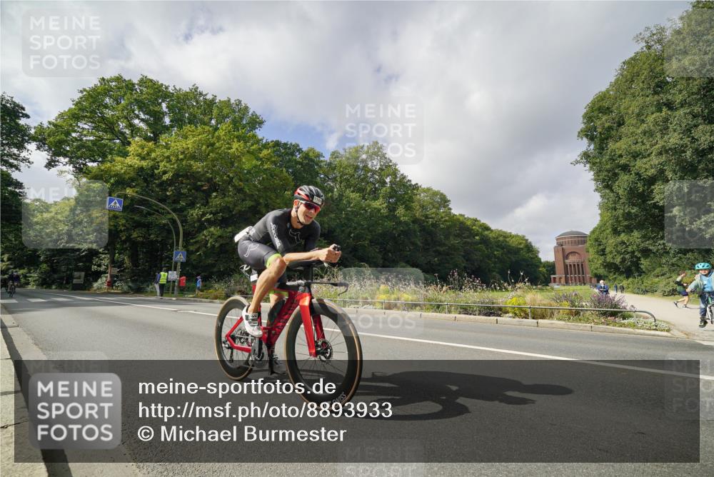 14.09.2025 - Stadtparktriathlon Michael Burmester http://msf.ph/oto/8893933 14.09.2025 12:01:07 Radfahren 1031, 1039, 1041, 1062, 1099, 1176, 1188, 1209, 1220 meine-sportfotos.de
