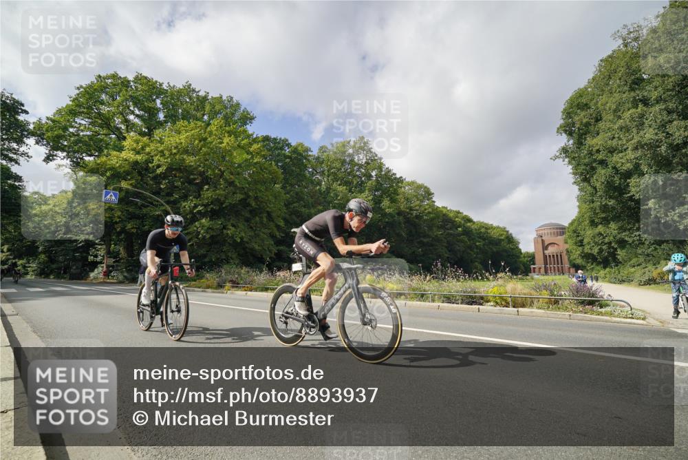 14.09.2025 - Stadtparktriathlon Michael Burmester http://msf.ph/oto/8893937 14.09.2025 12:01:14 Radfahren 1005, 1041, 1058, 1060, 1086, 1099, 1176, 1209 meine-sportfotos.de