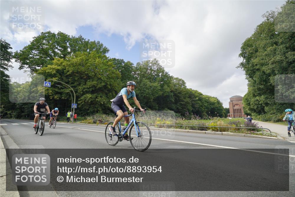 14.09.2025 - Stadtparktriathlon Michael Burmester http://msf.ph/oto/8893954 14.09.2025 12:01:50 Radfahren 1035, 1079, 1149, 1162, 1167, 1168 meine-sportfotos.de