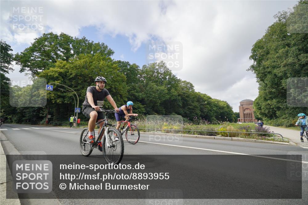 14.09.2025 - Stadtparktriathlon Michael Burmester http://msf.ph/oto/8893955 14.09.2025 12:01:51 Radfahren 1035, 1079, 1092, 1149, 1162, 1167, 1168 meine-sportfotos.de
