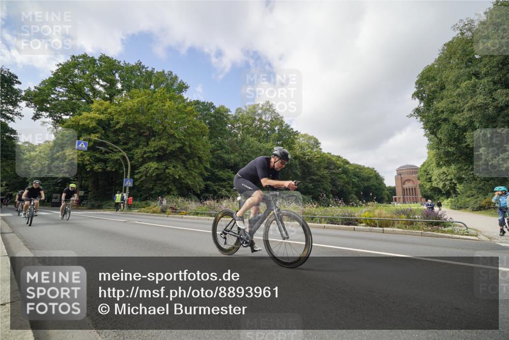14.09.2025 - Stadtparktriathlon Michael Burmester http://msf.ph/oto/8893961 14.09.2025 12:02:00 Radfahren 1072, 1092, 1096, 1120, 1148, 1149, 1152, 1162, 1168, 1169, 1218 meine-sportfotos.de