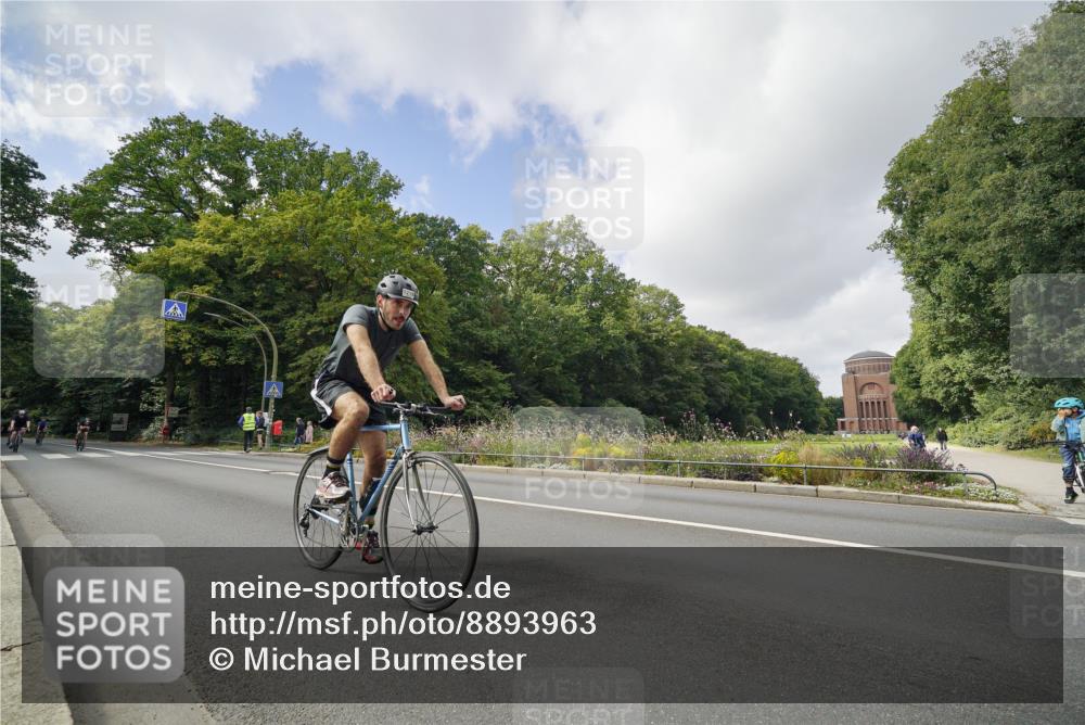 14.09.2025 - Stadtparktriathlon Michael Burmester http://msf.ph/oto/8893963 14.09.2025 12:02:02 Radfahren 1025, 1072, 1092, 1096, 1120, 1148, 1152, 1162, 1168, 1169, 1218 meine-sportfotos.de