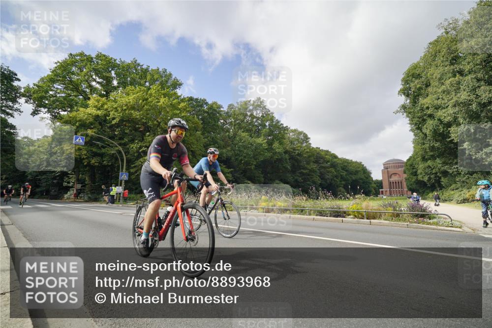 14.09.2025 - Stadtparktriathlon Michael Burmester http://msf.ph/oto/8893968 14.09.2025 12:02:07 Radfahren 1025, 1072, 1094, 1096, 1120, 1141, 1148, 1152, 1169, 1186, 1218 meine-sportfotos.de