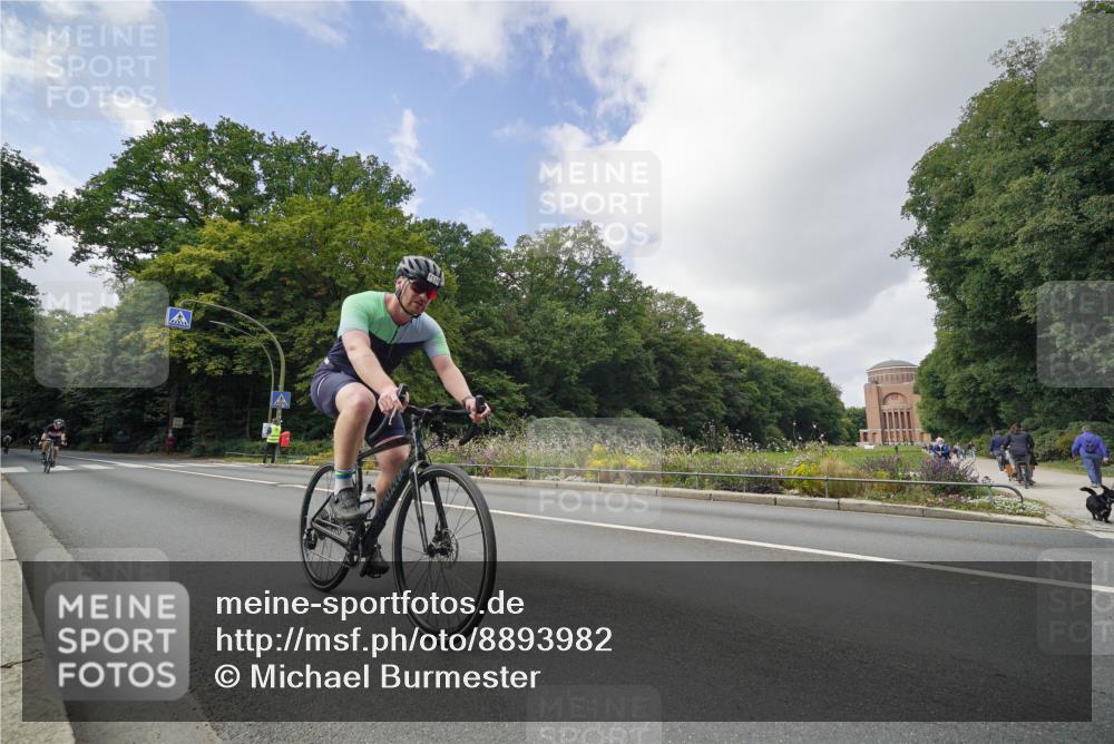 14.09.2025 - Stadtparktriathlon Michael Burmester http://msf.ph/oto/8893982 14.09.2025 12:02:39 Radfahren 931, 1065, 1073, 1076, 1095, 1110, 1113, 1116, 1163 meine-sportfotos.de