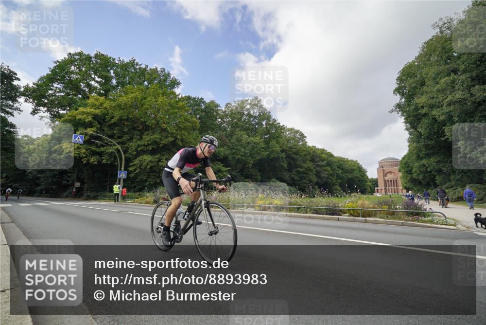 14.09.2025 - Stadtparktriathlon Michael Burmester http://msf.ph/oto/8893983 14.09.2025 12:02:41 Radfahren 931, 1065, 1073, 1076, 1095, 1110, 1113, 1116, 1163 meine-sportfotos.de