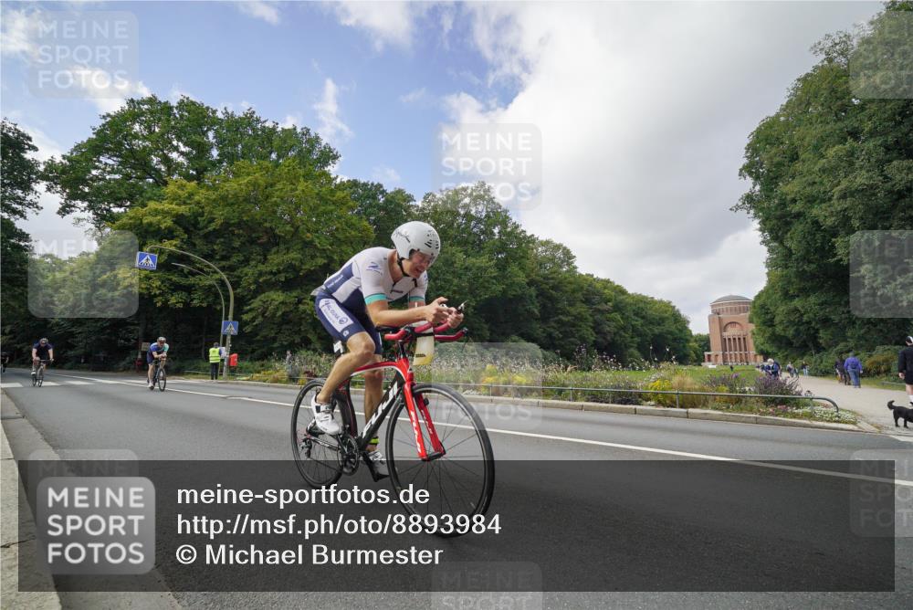 14.09.2025 - Stadtparktriathlon Michael Burmester http://msf.ph/oto/8893984 14.09.2025 12:02:45 Radfahren 1055, 1065, 1076, 1110, 1113, 1163 meine-sportfotos.de