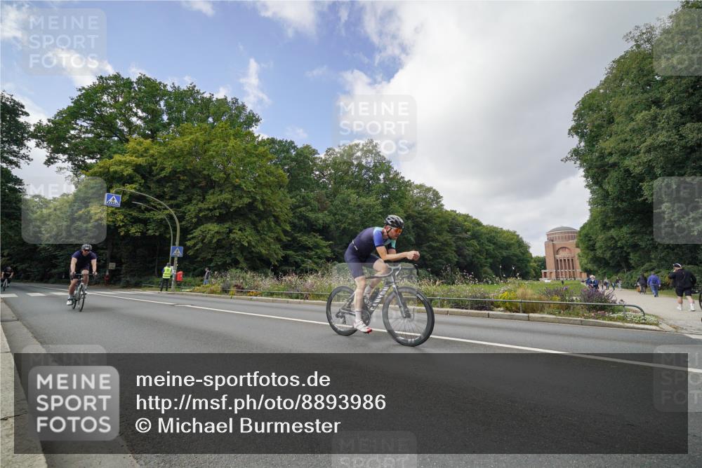 14.09.2025 - Stadtparktriathlon Michael Burmester http://msf.ph/oto/8893986 14.09.2025 12:02:46 Radfahren 1055, 1065, 1076, 1113, 1163 meine-sportfotos.de