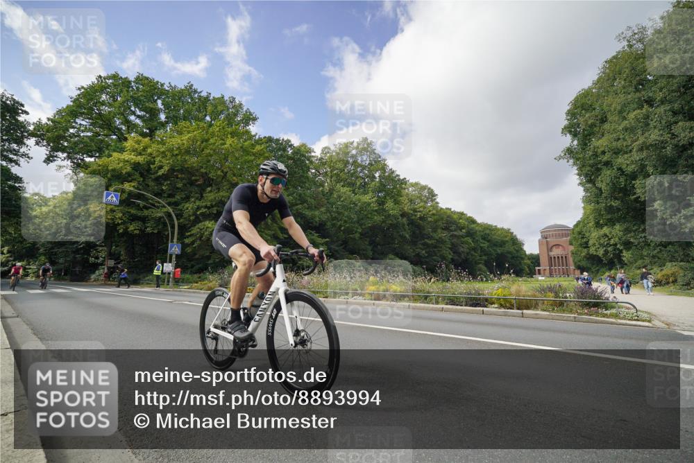 14.09.2025 - Stadtparktriathlon Michael Burmester http://msf.ph/oto/8893994 14.09.2025 12:03:10 Radfahren 946, 1108, 1119 meine-sportfotos.de