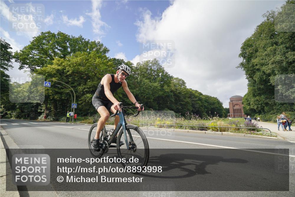 14.09.2025 - Stadtparktriathlon Michael Burmester http://msf.ph/oto/8893998 14.09.2025 12:03:21 Radfahren 1172 meine-sportfotos.de