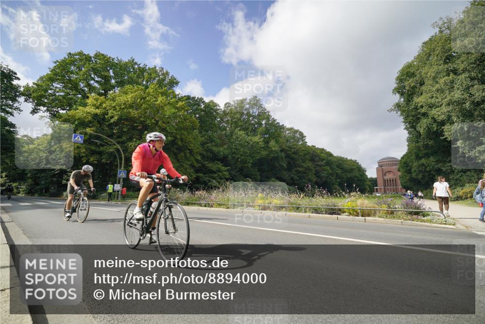 14.09.2025 - Stadtparktriathlon Michael Burmester http://msf.ph/oto/8894000 14.09.2025 12:03:30 Radfahren 997, 1023, 1056, 1077, 1091 meine-sportfotos.de