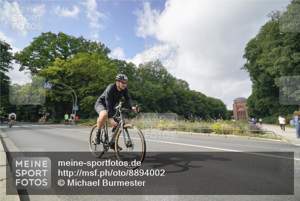 14.09.2025 - Stadtparktriathlon Michael Burmester http://msf.ph/oto/8894002 14.09.2025 12:03:35 Radfahren 997, 1017, 1022, 1023, 1056, 1077, 1091, 1133, 1170, 1204 meine-sportfotos.de