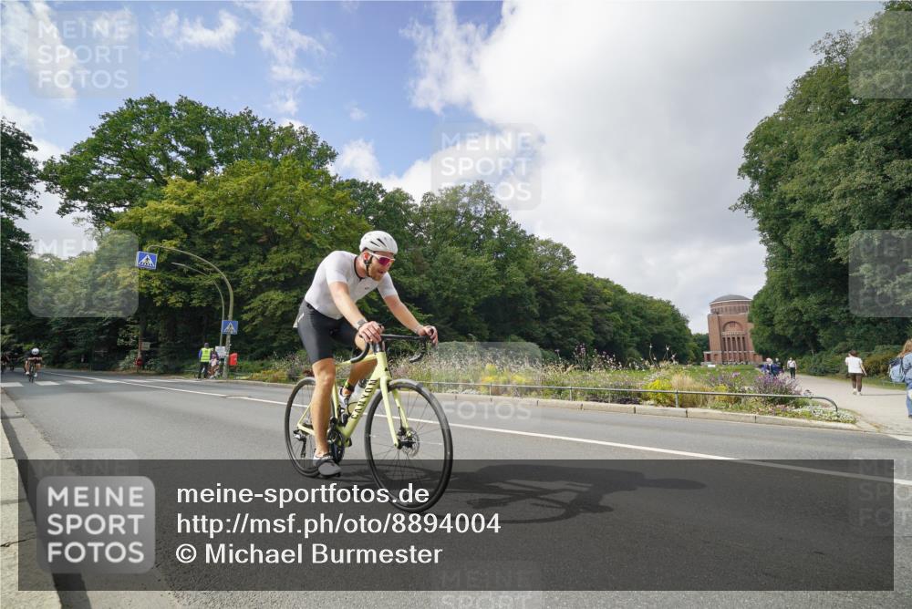 14.09.2025 - Stadtparktriathlon Michael Burmester http://msf.ph/oto/8894004 14.09.2025 12:03:37 Radfahren 1017, 1022, 1023, 1056, 1091, 1129, 1133, 1142, 1170, 1204 meine-sportfotos.de