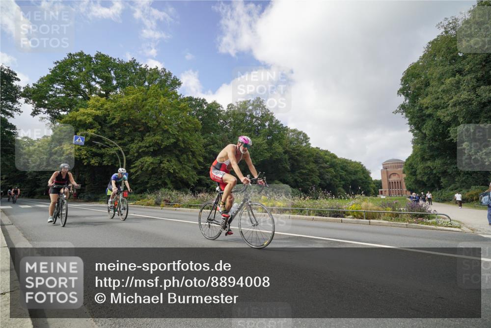 14.09.2025 - Stadtparktriathlon Michael Burmester http://msf.ph/oto/8894008 14.09.2025 12:03:43 Radfahren 1017, 1022, 1023, 1129, 1133, 1142, 1170, 1203, 1204, 1211 meine-sportfotos.de