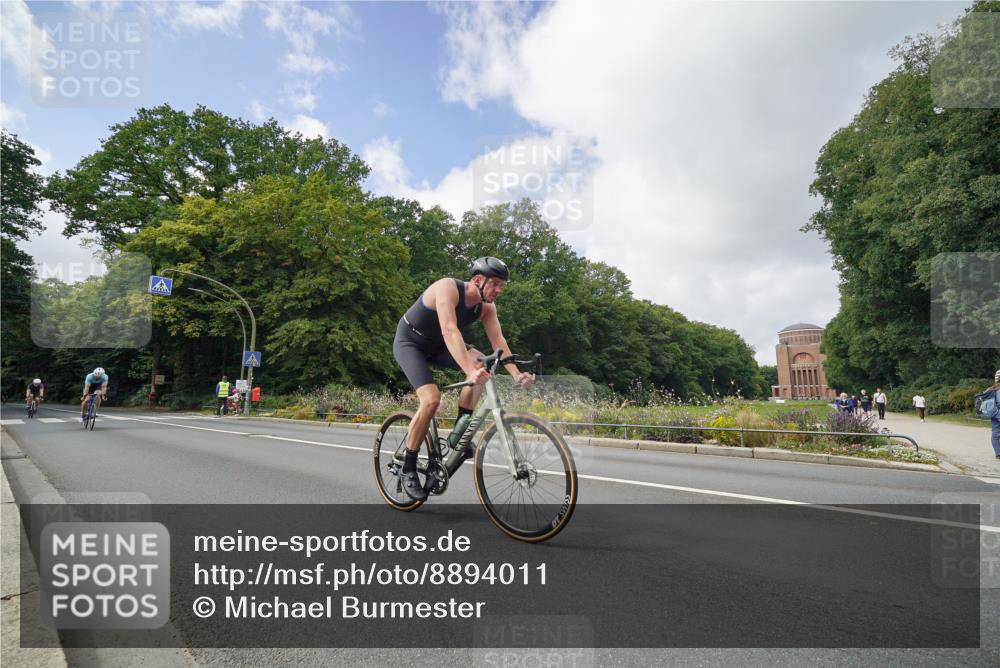 14.09.2025 - Stadtparktriathlon Michael Burmester http://msf.ph/oto/8894011 14.09.2025 12:03:46 Radfahren 1017, 1129, 1133, 1142, 1144, 1170, 1203, 1204, 1211 meine-sportfotos.de