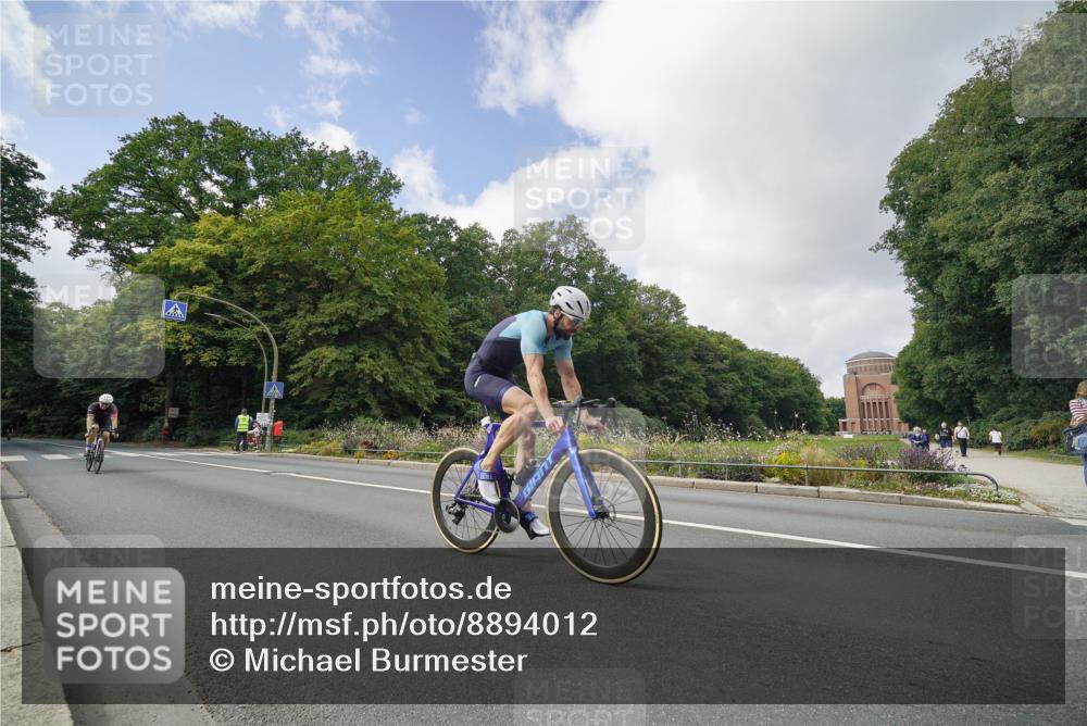 14.09.2025 - Stadtparktriathlon Michael Burmester http://msf.ph/oto/8894012 14.09.2025 12:03:47 Radfahren 1017, 1129, 1133, 1142, 1144, 1170, 1203, 1204, 1205, 1211 meine-sportfotos.de