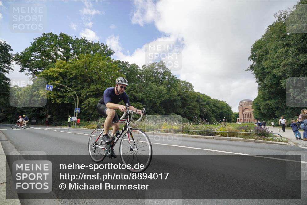 14.09.2025 - Stadtparktriathlon Michael Burmester http://msf.ph/oto/8894017 14.09.2025 12:03:57 Radfahren 1089, 1144, 1205 meine-sportfotos.de