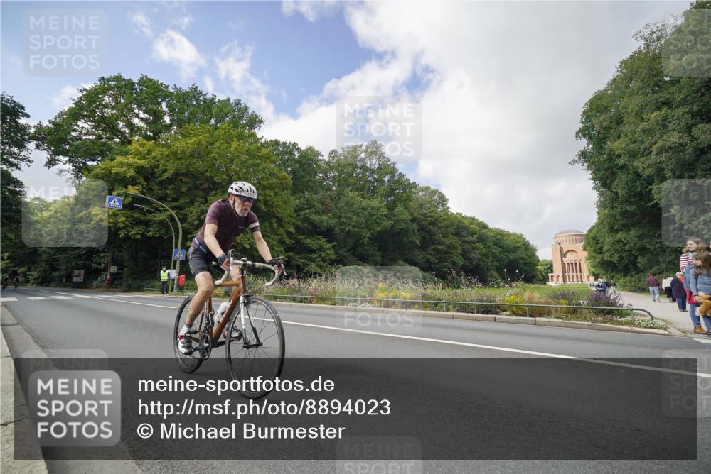 14.09.2025 - Stadtparktriathlon Michael Burmester http://msf.ph/oto/8894023 14.09.2025 12:04:19 Radfahren 1132, 1139, 1189, 1197, 1212, 1217 meine-sportfotos.de