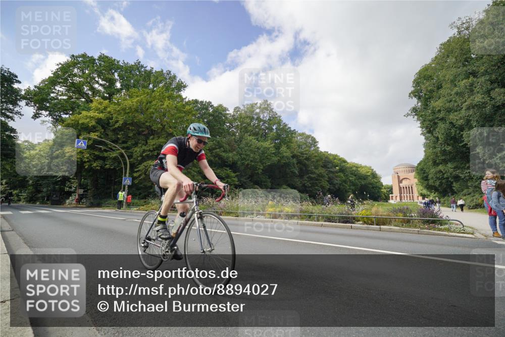 14.09.2025 - Stadtparktriathlon Michael Burmester http://msf.ph/oto/8894027 14.09.2025 12:04:27 Radfahren 1027, 1123, 1132, 1139, 1146, 1189, 1212 meine-sportfotos.de