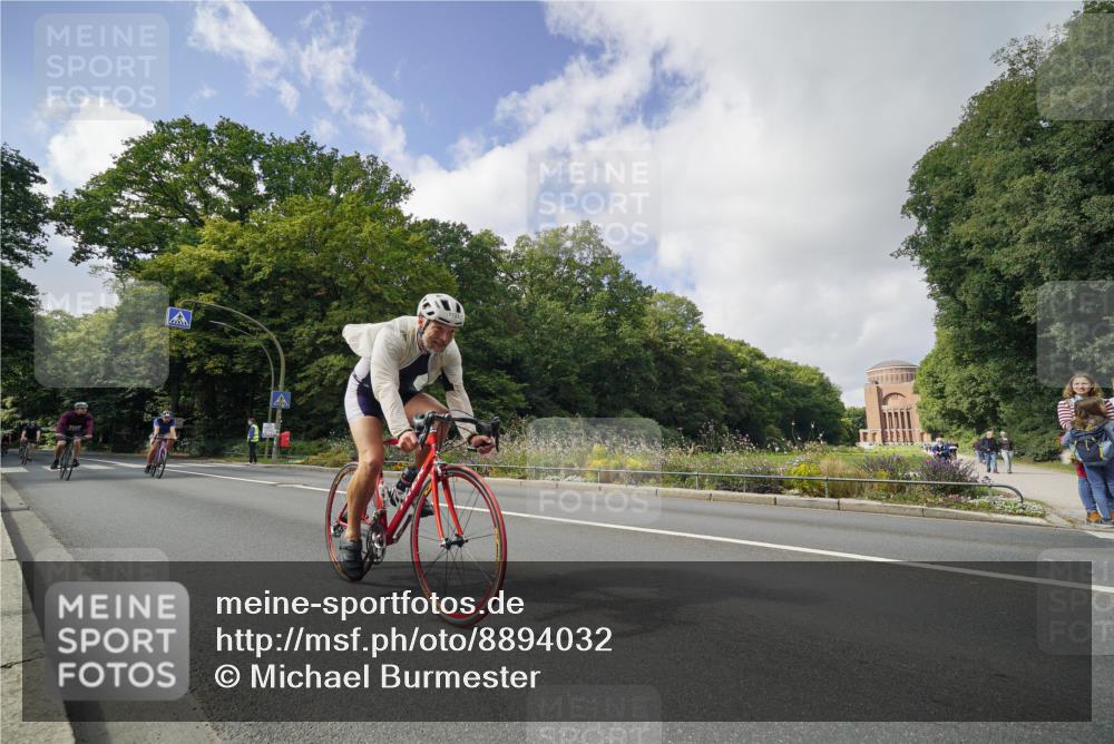 14.09.2025 - Stadtparktriathlon Michael Burmester http://msf.ph/oto/8894032 14.09.2025 12:04:35 Radfahren 1027, 1050, 1053, 1081, 1123, 1145, 1146, 1183, 1214 meine-sportfotos.de