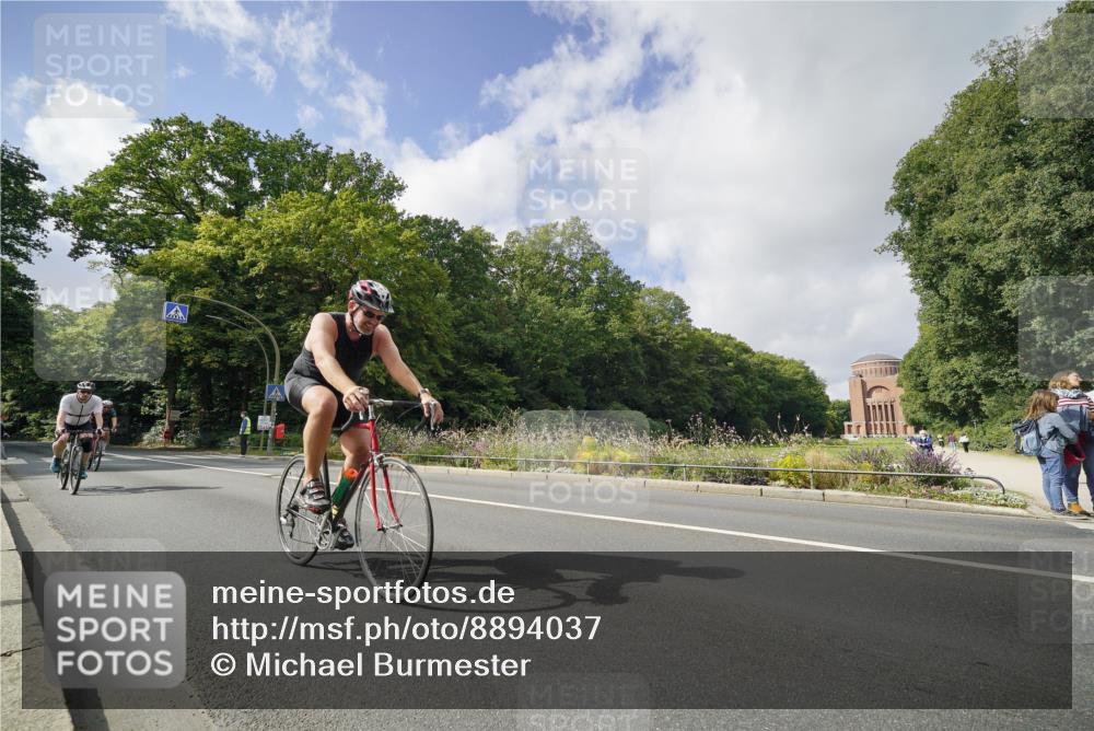 14.09.2025 - Stadtparktriathlon Michael Burmester http://msf.ph/oto/8894037 14.09.2025 12:04:41 Radfahren 1050, 1053, 1081, 1123, 1145, 1183, 1214 meine-sportfotos.de