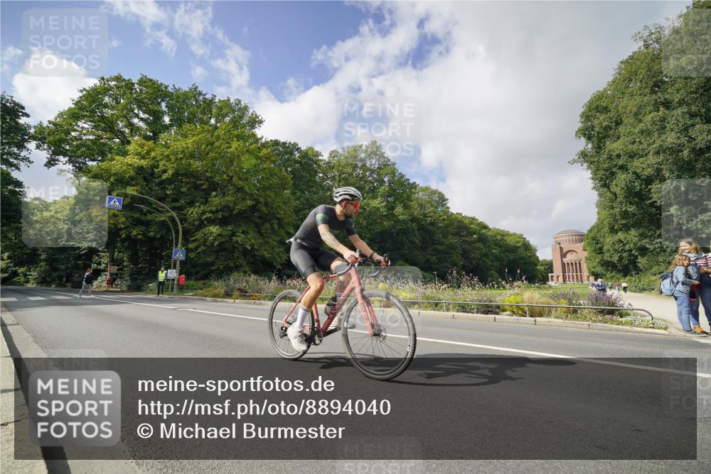 14.09.2025 - Stadtparktriathlon Michael Burmester http://msf.ph/oto/8894040 14.09.2025 12:04:43 Radfahren 1043, 1050, 1080, 1081, 1109, 1145, 1183, 1214 meine-sportfotos.de