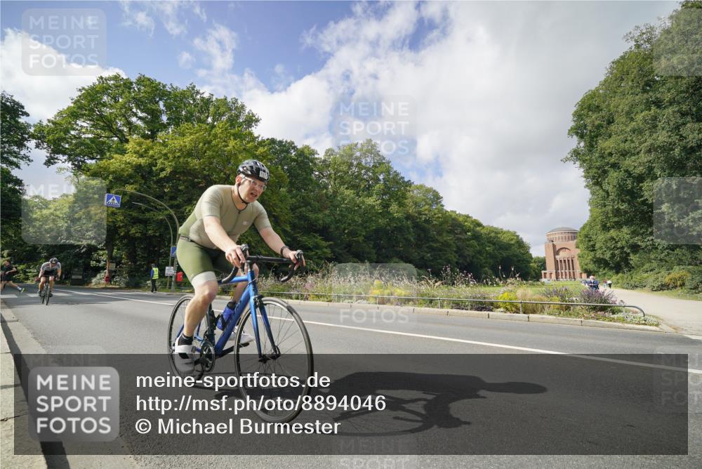14.09.2025 - Stadtparktriathlon Michael Burmester http://msf.ph/oto/8894046 14.09.2025 12:04:53 Radfahren 1043, 1075, 1080, 1103, 1109, 1147 meine-sportfotos.de