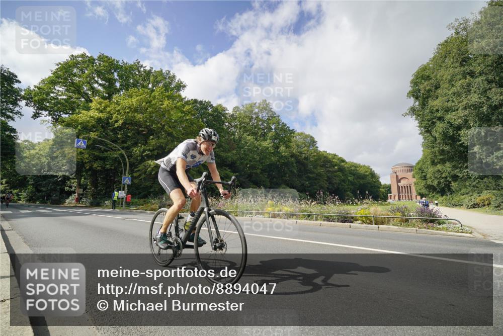 14.09.2025 - Stadtparktriathlon Michael Burmester http://msf.ph/oto/8894047 14.09.2025 12:04:55 Radfahren 1043, 1075, 1080, 1103, 1109, 1134, 1147 meine-sportfotos.de