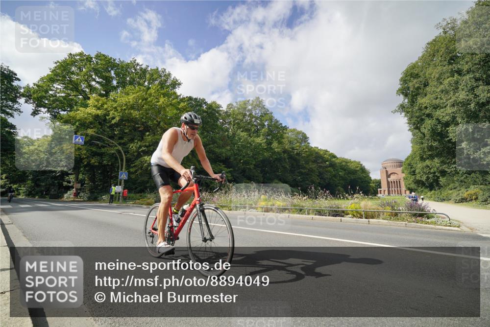14.09.2025 - Stadtparktriathlon Michael Burmester http://msf.ph/oto/8894049 14.09.2025 12:04:59 Radfahren 1075, 1103, 1134, 1147 meine-sportfotos.de