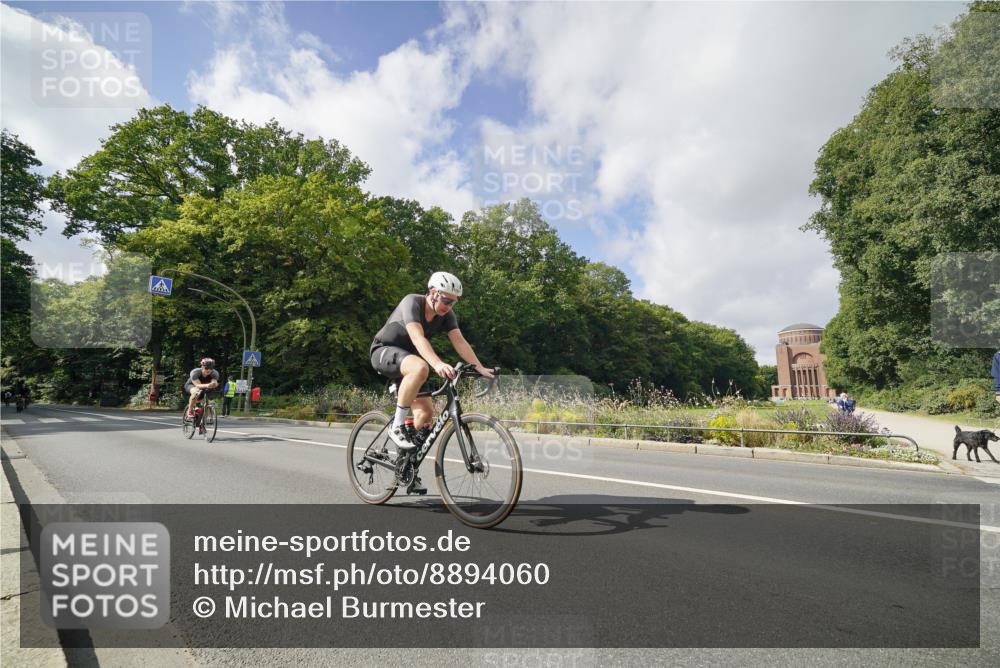 14.09.2025 - Stadtparktriathlon Michael Burmester http://msf.ph/oto/8894060 14.09.2025 12:05:28 Radfahren 1061, 1083, 1088, 1102, 1112, 1155, 1219 meine-sportfotos.de