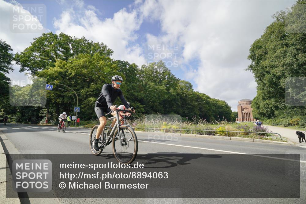 14.09.2025 - Stadtparktriathlon Michael Burmester http://msf.ph/oto/8894063 14.09.2025 12:05:33 Radfahren 1061, 1084, 1088, 1101, 1102, 1112, 1219 meine-sportfotos.de