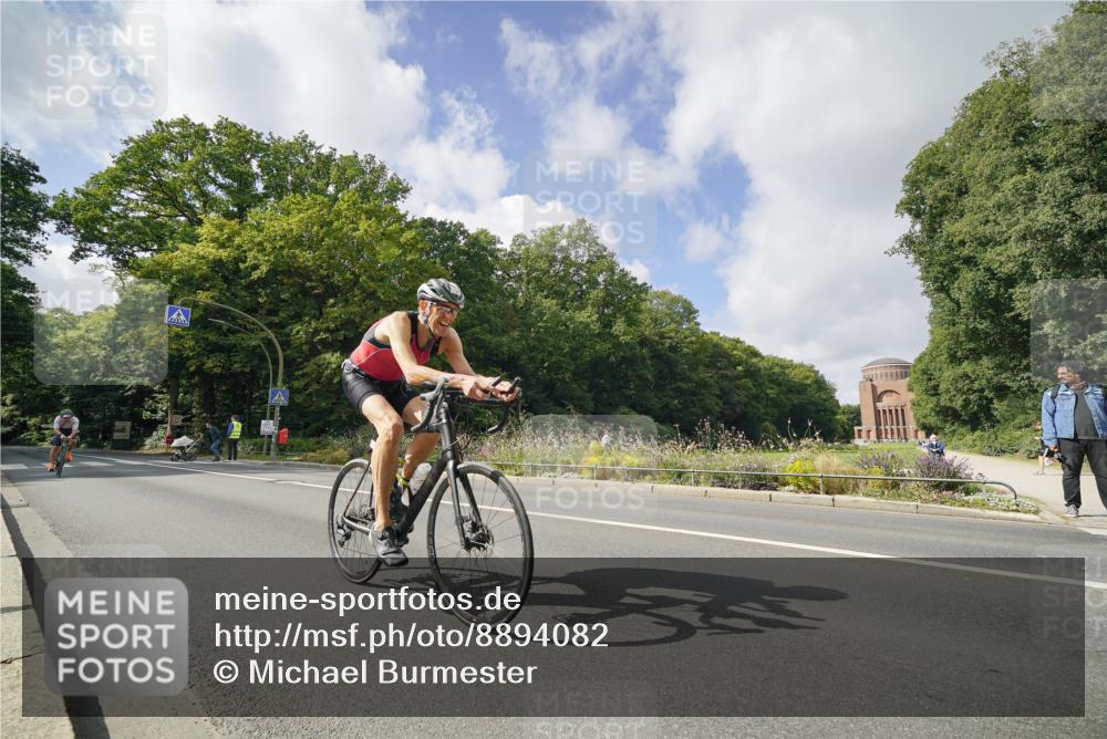 14.09.2025 - Stadtparktriathlon Michael Burmester http://msf.ph/oto/8894082 14.09.2025 12:06:14 Radfahren 1059, 1137, 1180 meine-sportfotos.de