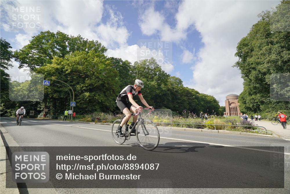 14.09.2025 - Stadtparktriathlon Michael Burmester http://msf.ph/oto/8894087 14.09.2025 12:06:39 Radfahren 1051, 1175 meine-sportfotos.de