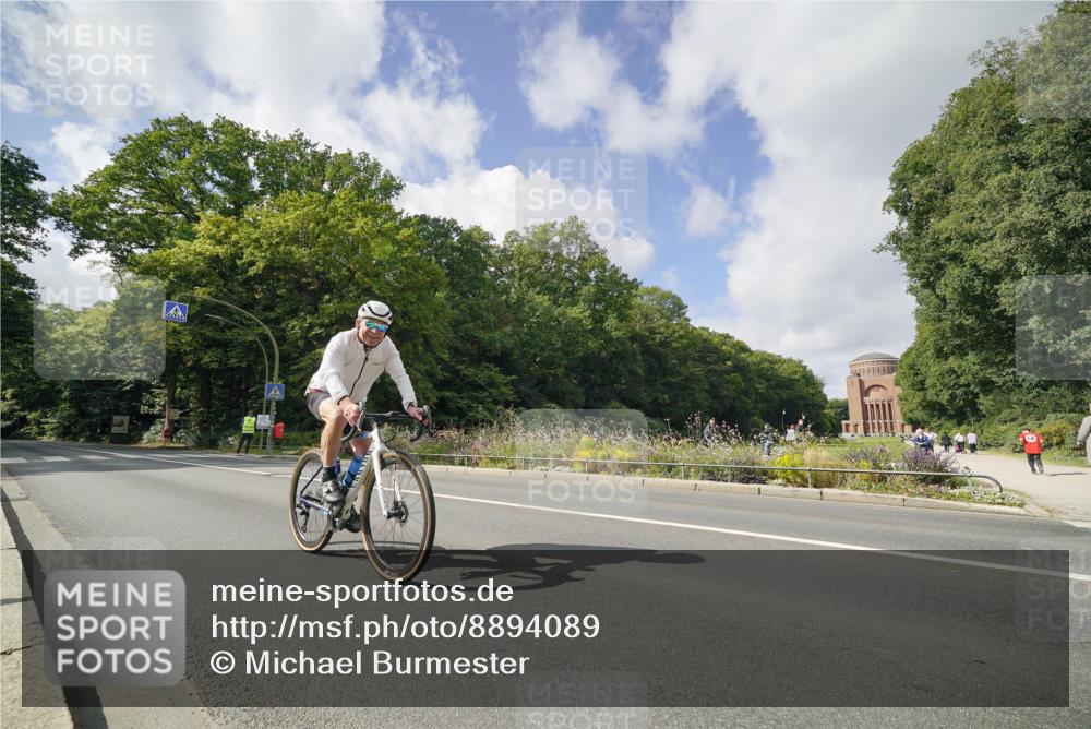 14.09.2025 - Stadtparktriathlon Michael Burmester http://msf.ph/oto/8894089 14.09.2025 12:06:41 Radfahren 1051, 1175 meine-sportfotos.de