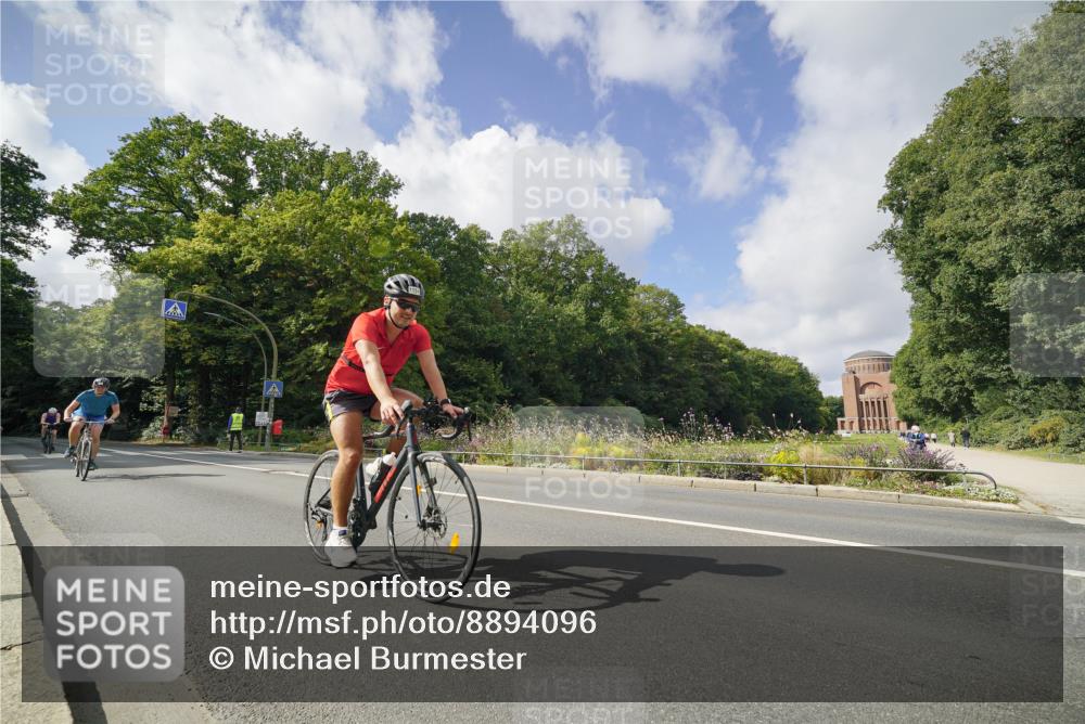 14.09.2025 - Stadtparktriathlon Michael Burmester http://msf.ph/oto/8894096 14.09.2025 12:07:16 Radfahren 1098, 1107, 1153, 1156, 1193 meine-sportfotos.de