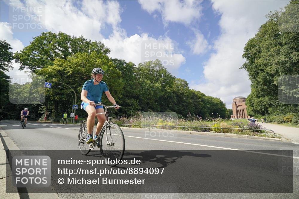 14.09.2025 - Stadtparktriathlon Michael Burmester http://msf.ph/oto/8894097 14.09.2025 12:07:17 Radfahren 1098, 1107, 1153, 1156, 1193 meine-sportfotos.de