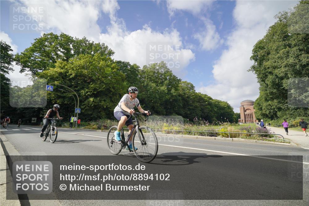 14.09.2025 - Stadtparktriathlon Michael Burmester http://msf.ph/oto/8894102 14.09.2025 12:07:33 Radfahren 924, 1068, 1115, 1184, 1188, 1208 meine-sportfotos.de