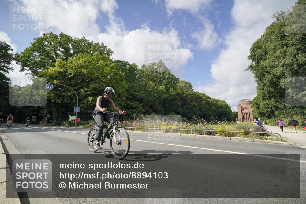 14.09.2025 - Stadtparktriathlon Michael Burmester http://msf.ph/oto/8894103 14.09.2025 12:07:34 Radfahren 924, 1068, 1115, 1184, 1188, 1208 meine-sportfotos.de
