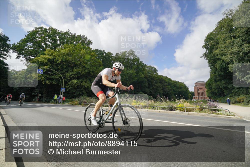 14.09.2025 - Stadtparktriathlon Michael Burmester http://msf.ph/oto/8894115 14.09.2025 12:07:53 Radfahren 1033, 1047, 1048, 1182, 1192, 1202, 1209 meine-sportfotos.de