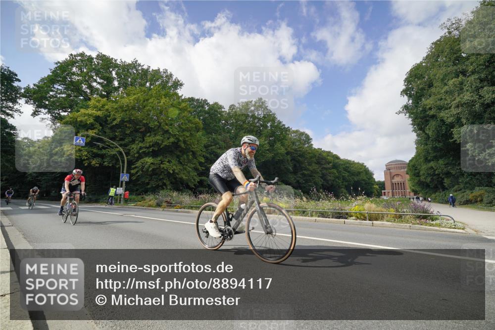 14.09.2025 - Stadtparktriathlon Michael Burmester http://msf.ph/oto/8894117 14.09.2025 12:07:55 Radfahren 1033, 1047, 1048, 1182, 1192, 1202, 1209 meine-sportfotos.de