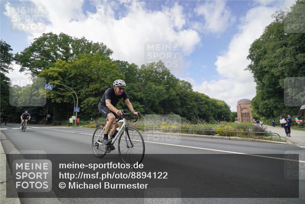 14.09.2025 - Stadtparktriathlon Michael Burmester http://msf.ph/oto/8894122 14.09.2025 12:08:08 Radfahren 1031, 1057, 1099, 1168, 1200, 1215 meine-sportfotos.de