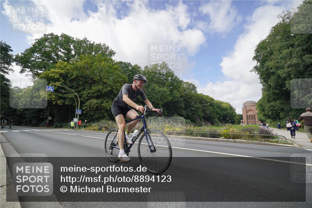 14.09.2025 - Stadtparktriathlon Michael Burmester http://msf.ph/oto/8894123 14.09.2025 12:08:10 Radfahren 1031, 1057, 1062, 1099, 1168, 1200, 1215 meine-sportfotos.de