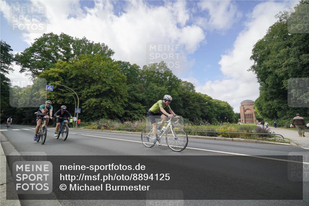 14.09.2025 - Stadtparktriathlon Michael Burmester http://msf.ph/oto/8894125 14.09.2025 12:08:14 Radfahren 1031, 1057, 1062, 1099, 1168, 1200, 1215 meine-sportfotos.de