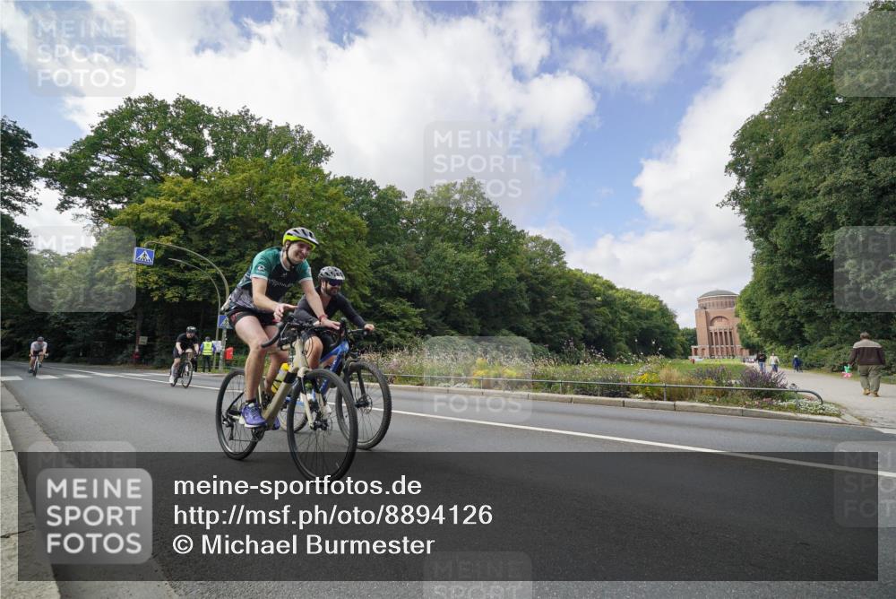 14.09.2025 - Stadtparktriathlon Michael Burmester http://msf.ph/oto/8894126 14.09.2025 12:08:15 Radfahren 1031, 1062, 1099, 1168, 1200, 1215 meine-sportfotos.de