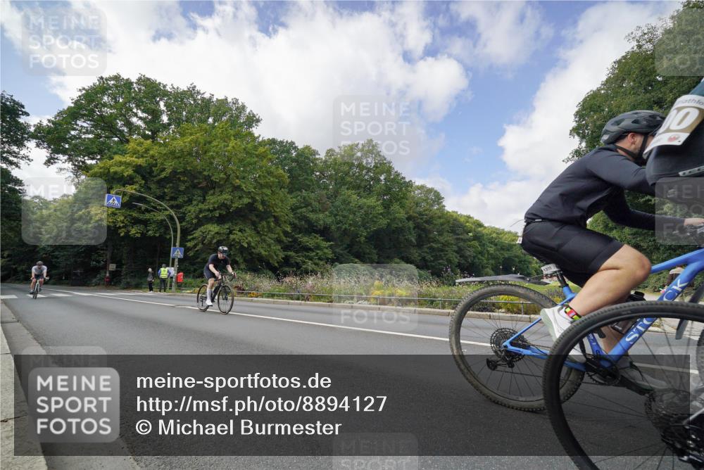 14.09.2025 - Stadtparktriathlon Michael Burmester http://msf.ph/oto/8894127 14.09.2025 12:08:15 Radfahren 1031, 1062, 1099, 1168, 1200, 1215 meine-sportfotos.de