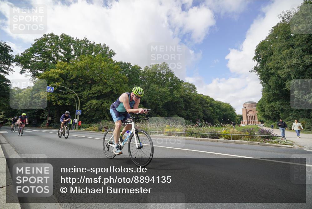 14.09.2025 - Stadtparktriathlon Michael Burmester http://msf.ph/oto/8894135 14.09.2025 12:08:36 Radfahren 1019, 1039, 1058, 1060, 1064, 1162, 1174, 1185, 1186 meine-sportfotos.de